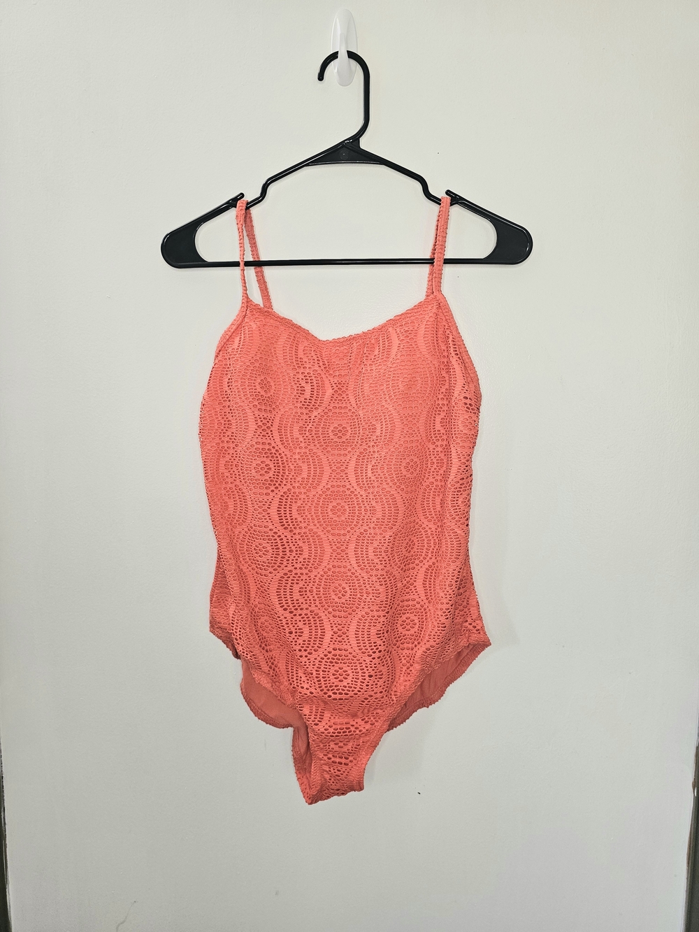 Catalina Coral Crochet One Piece Swimsuit Womens 8/10